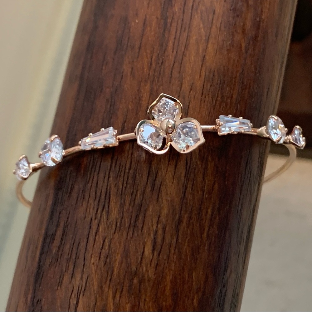 Sweet flower bracelet